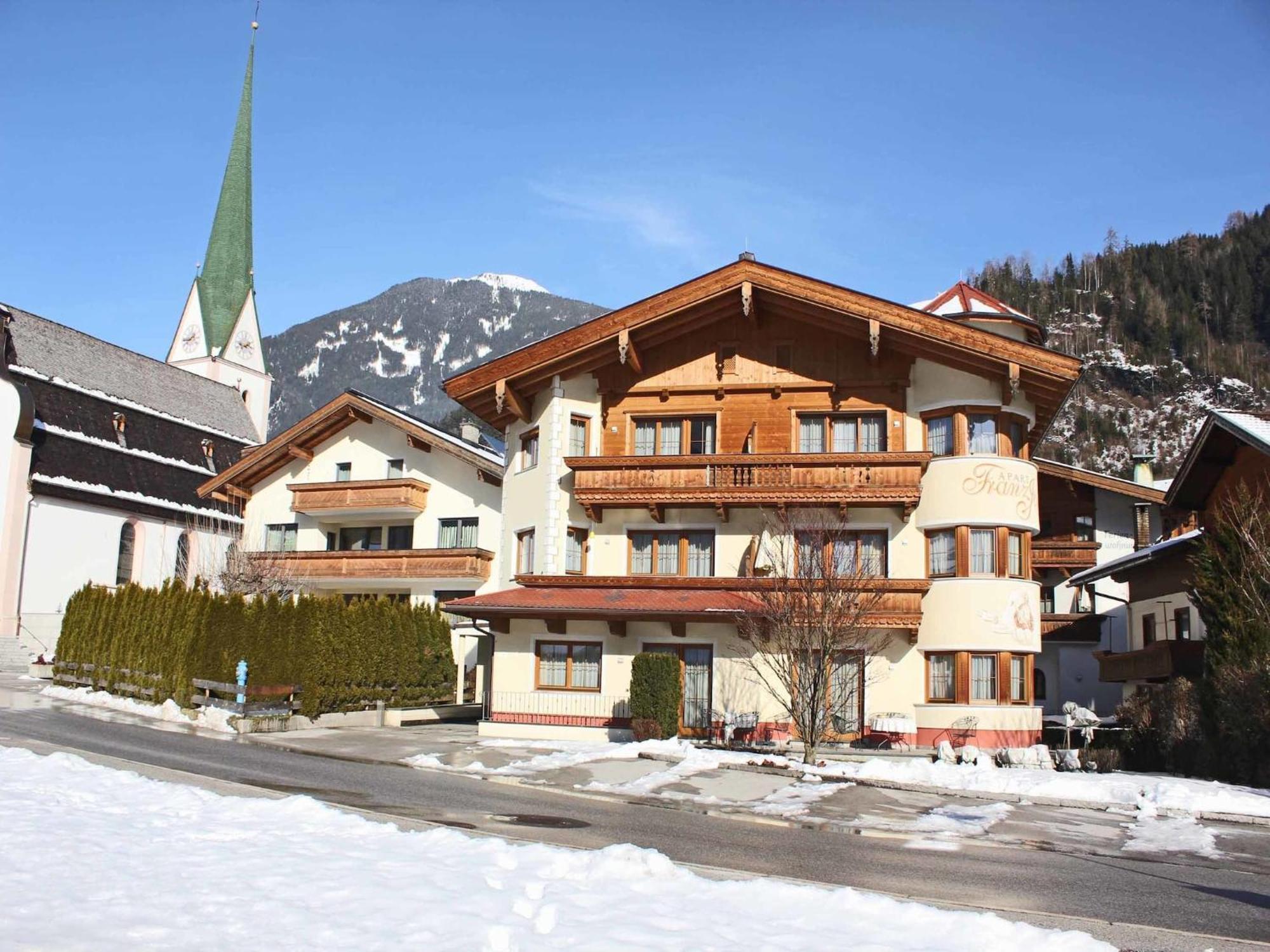 Attractive Holiday Home In Kaltenbach On The Ski Slope Штумм Екстер'єр фото